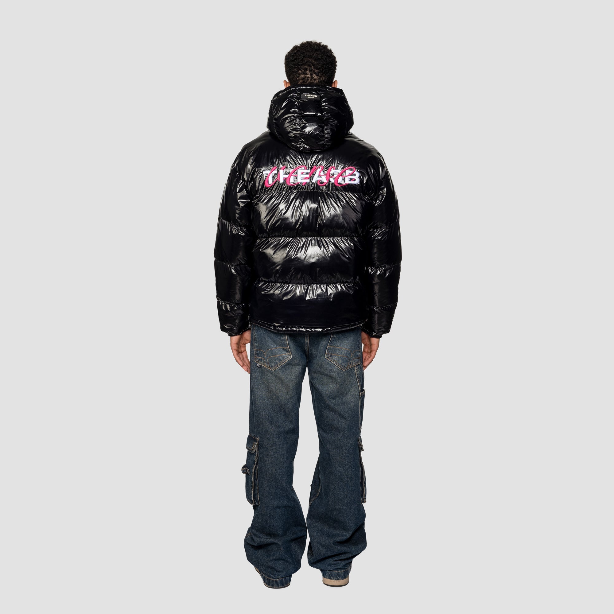 VERSE LOGO PUFFER (HOODED) - BLACK