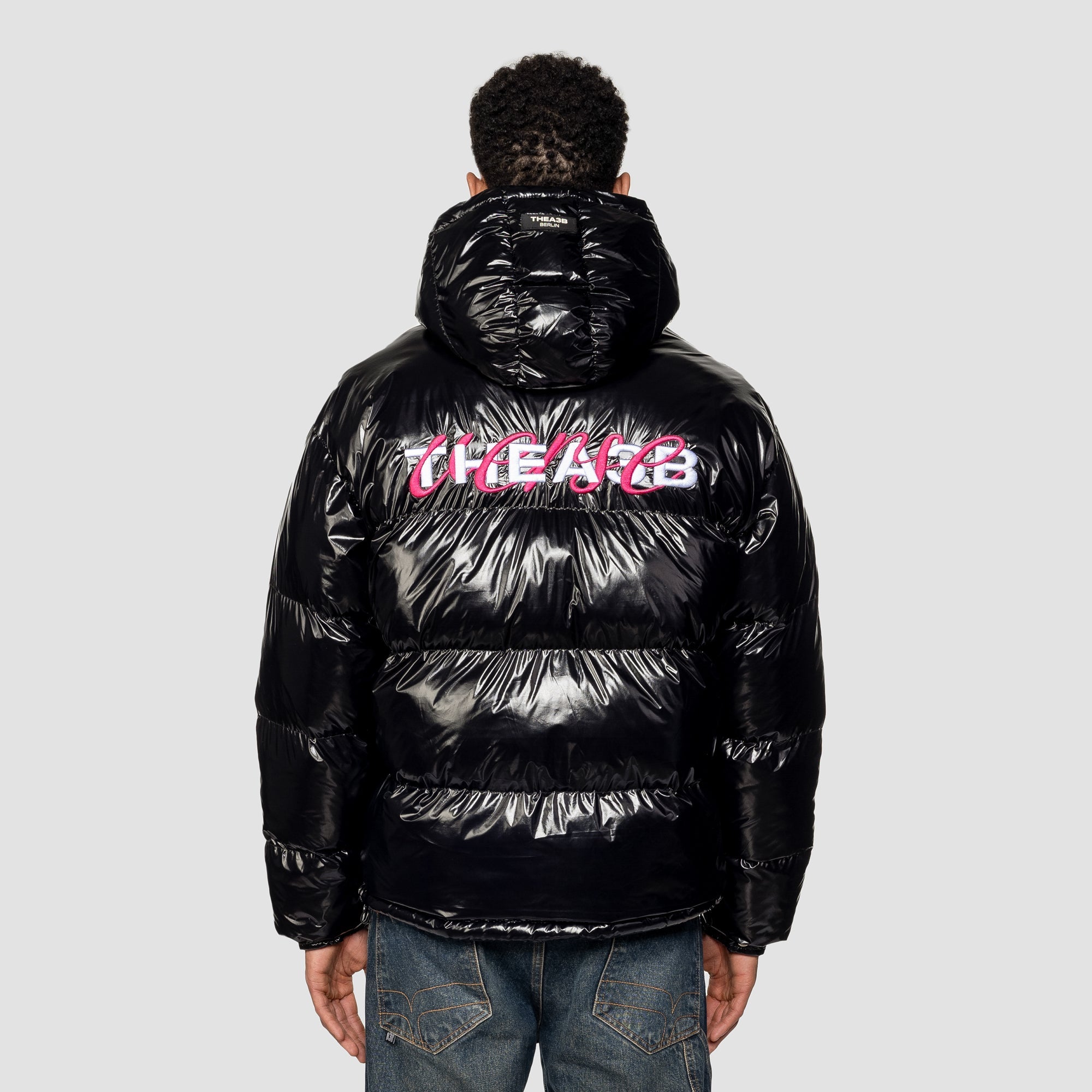 VERSE LOGO PUFFER (HOODED) - BLACK