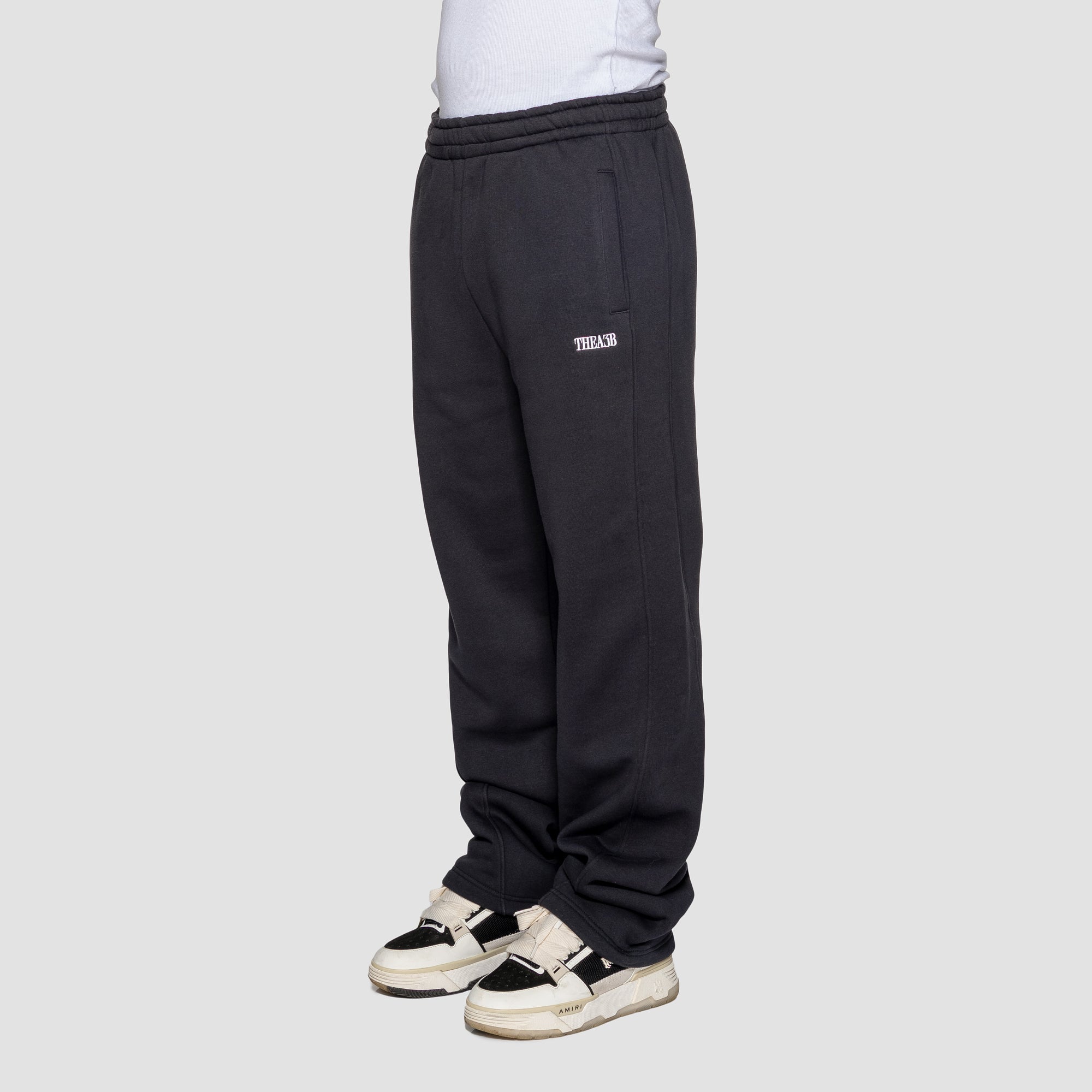 DNA TRACKPANTS - BLACK