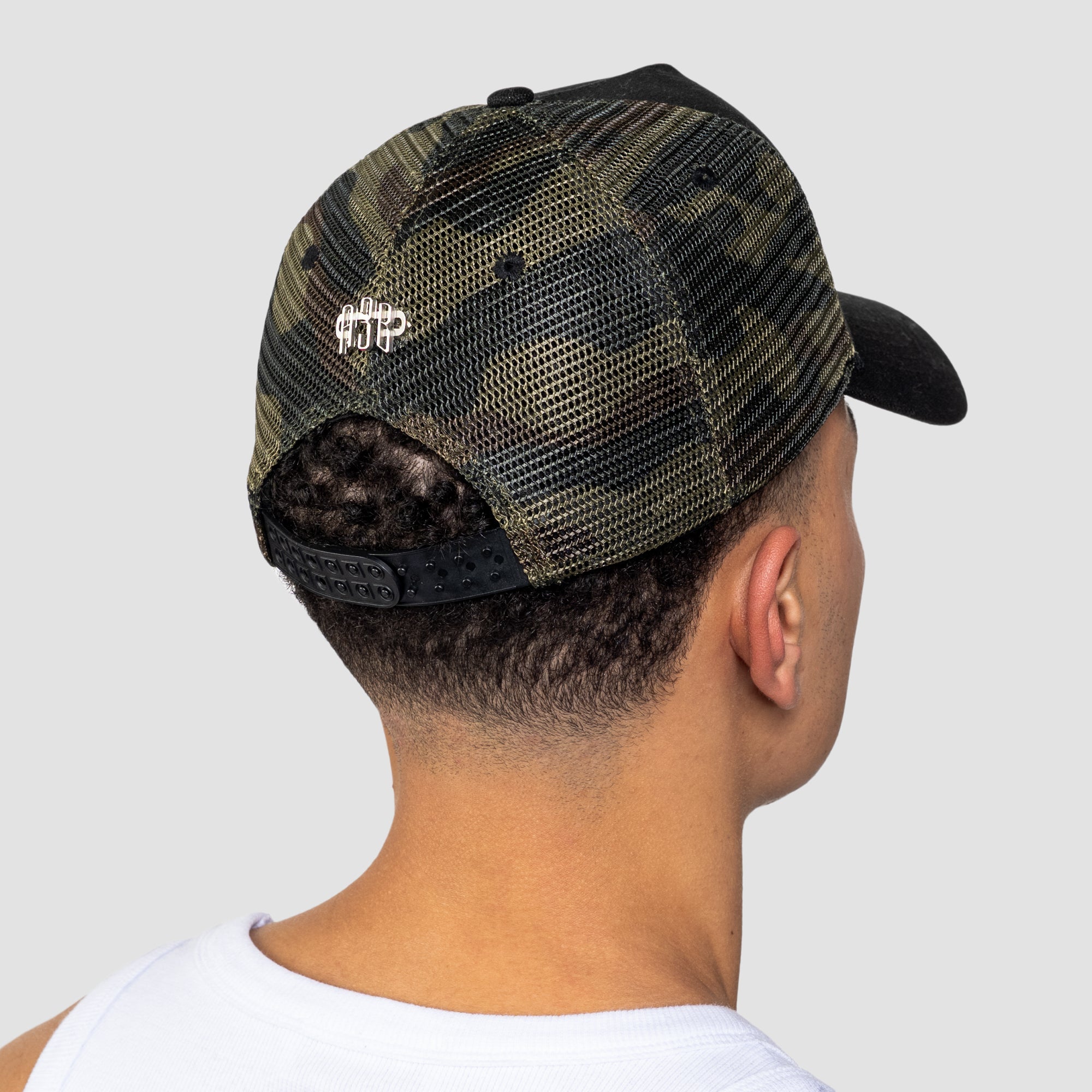 PLAYER 33 TRUCKERCAP - ZWART/CAMOUFLAGE